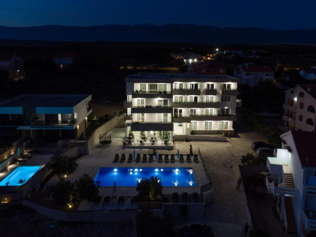Boutique Hotel Ivy'Z Novalja Exterior foto